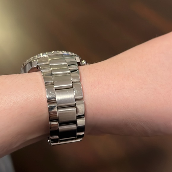 Michael Kors Women's MK5753 Everest Stainless Steel Watch *Used* - Picture 3 of 6